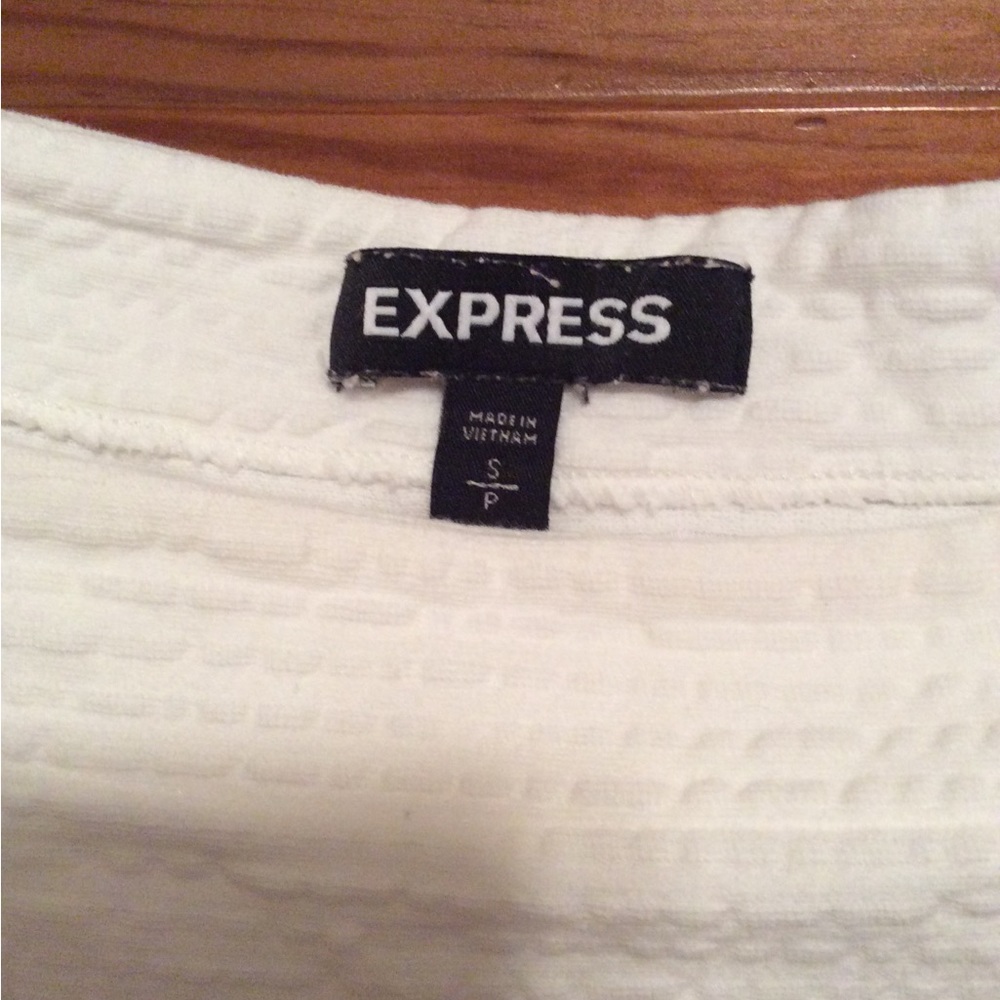 Express too - Picture 2 of 3